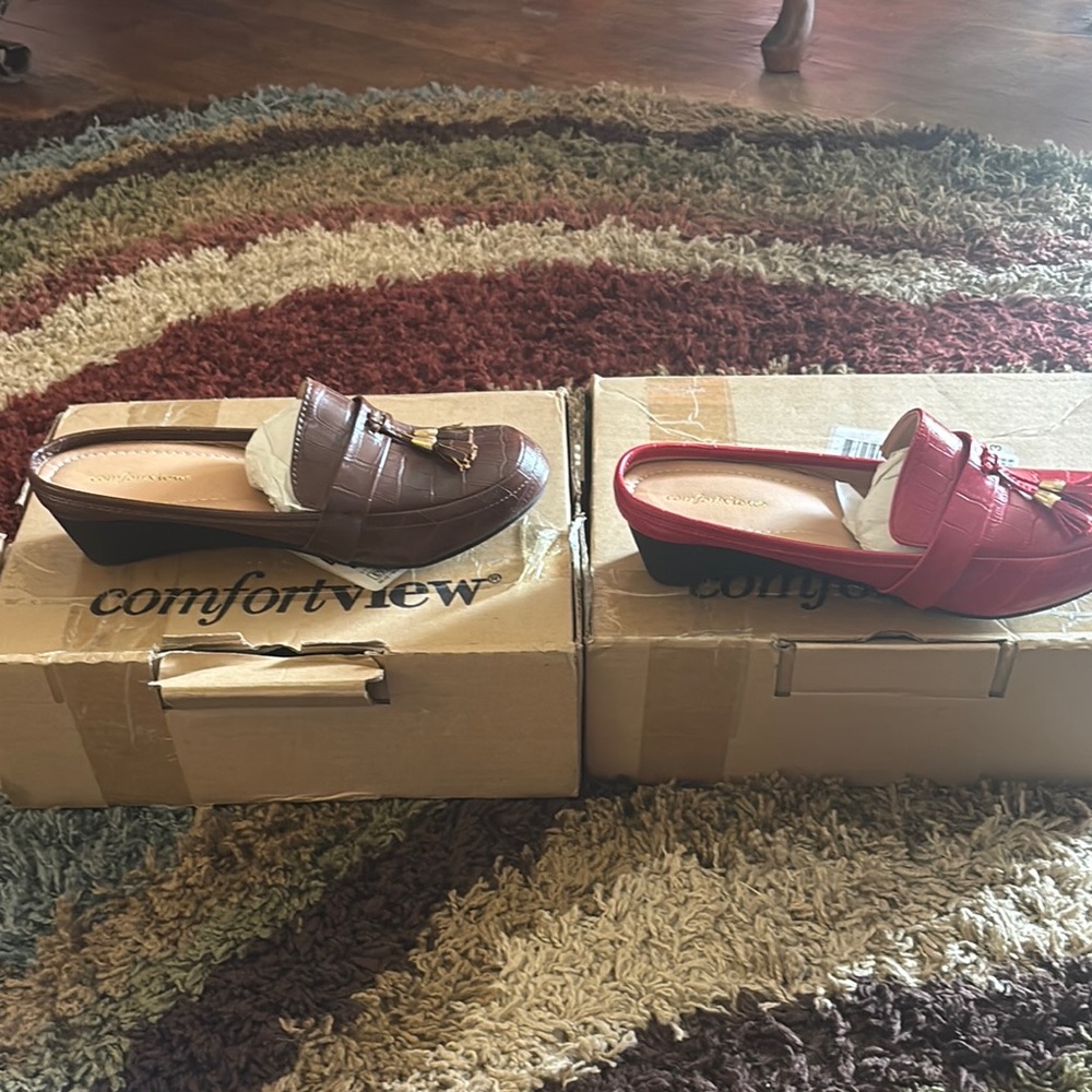Comfortview Red and Brown Slip-On Mules